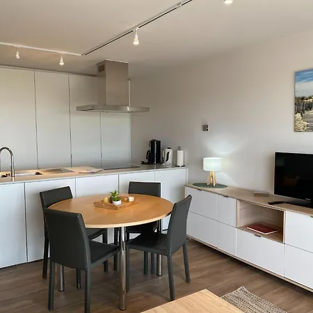 דירה In By Sandy Beaches *